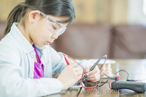 韦东奕粉丝数破2000万案例研究