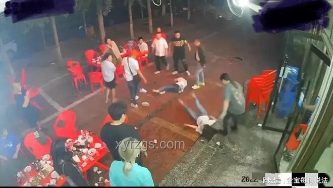 女子遭水枪攻击事件解析：警方称男子未逃逸的法律含义