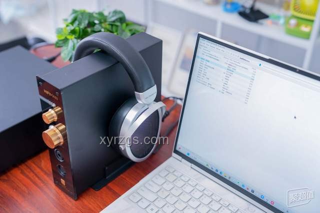 戴上耳机，探索串烧音乐魅力的案例研究