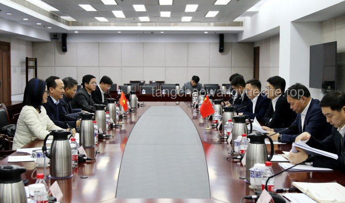 国家铁路局局长费东斌违纪违法案深度分析