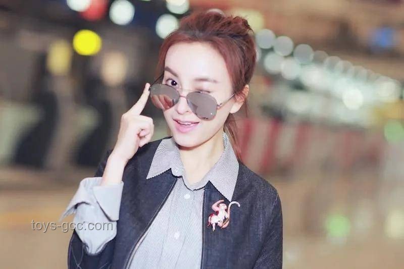 女友长得像明星（单依纯）现象的情感消费洞察