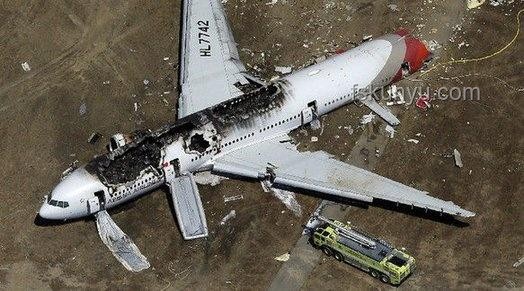 印空难幸存者奇迹逃生：航空安全警钟长鸣